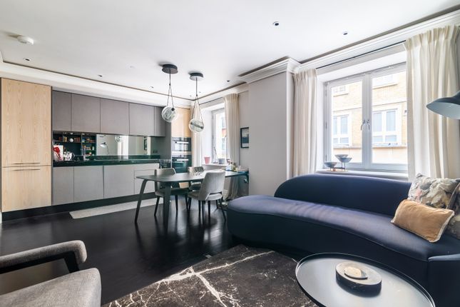 Thumbnail Flat to rent in Southampton Street, Covent Garden