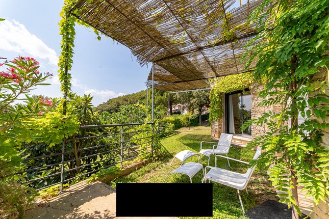 Villa for sale in Nages Et Solorgues, Uzes Area, Provence - Var