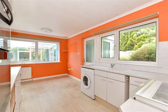 Rowan Tree Drive, Seaview photo 4