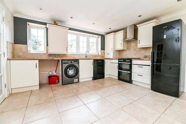 28a, Bouverie Close, New Milton photo 2