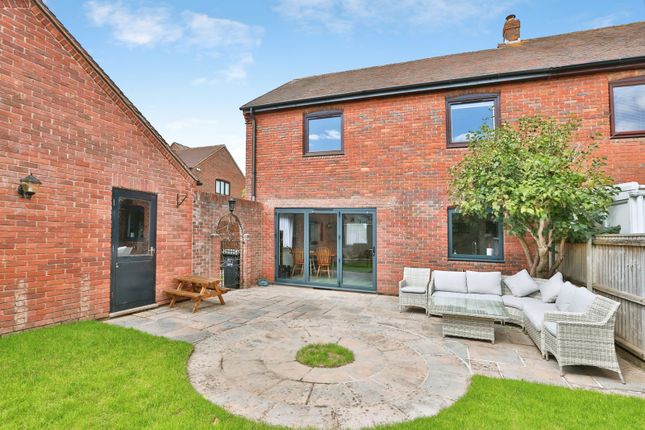 10, Willow Mead, Dorset photo 2
