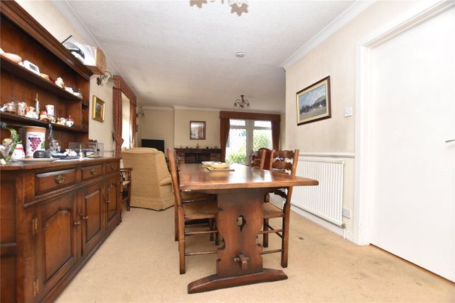 57, The Roundway, Leeds photo 3
