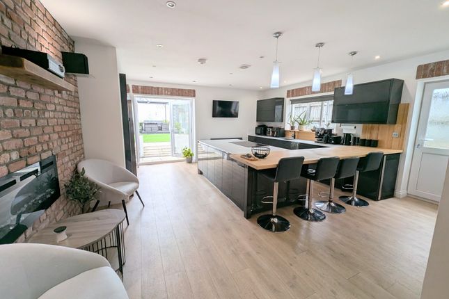 46, Maescynog, Ystradgynlais photo 2