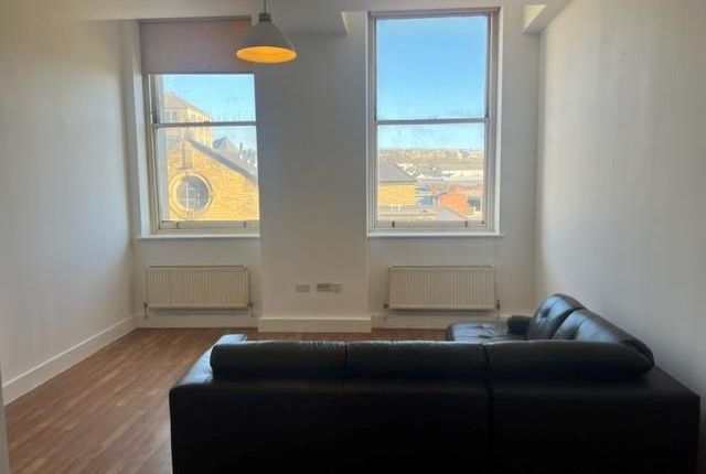Flat to rent in Behrens Warehouse, Little Germany, Bradford