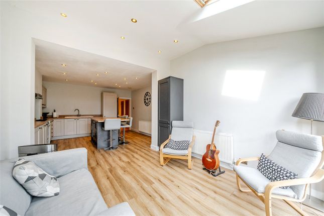 2, Cliffe Terrace, Wakefield photo 2