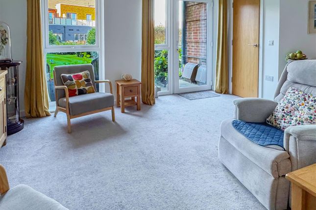 Apartment 5 Monaveen, 115 Peckham Chase, Chichester photo 3
