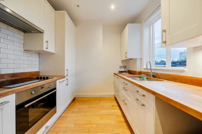 First Floor Flat, 67, Lower Richmond Road, London photo 3