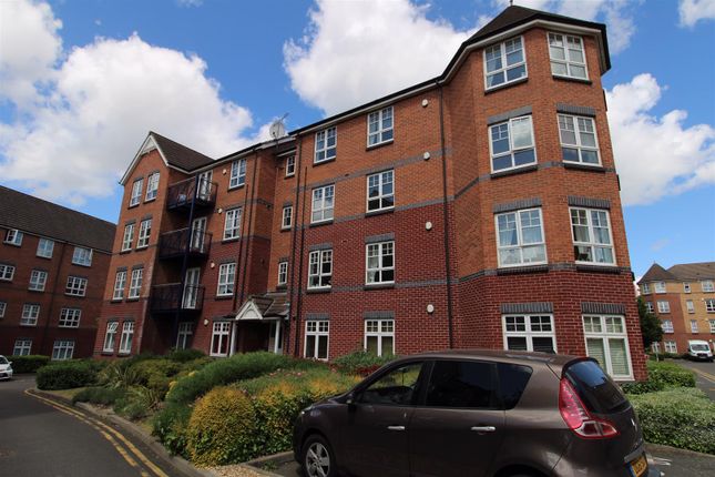 Flat to rent in Beckets View, Bedford Road, Northampton NN1