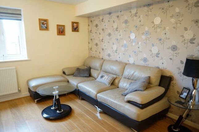 68 Hales Court, Ley Farm Close, Watford photo 5