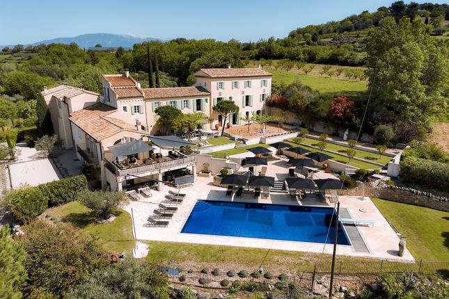 Ch&acirc;teau for sale in Venasque, The Luberon / Vaucluse, Provence - Var