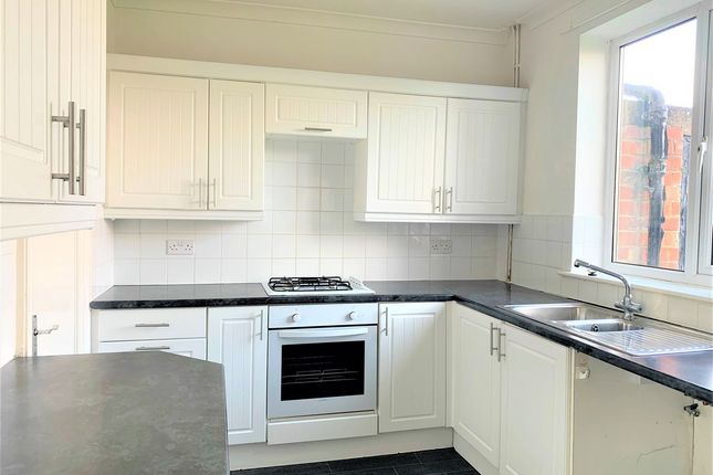 35, Colwall Avenue, Hull photo 4