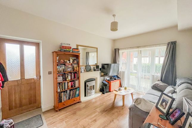 Flat for sale in 113 London Road, Hurst Green