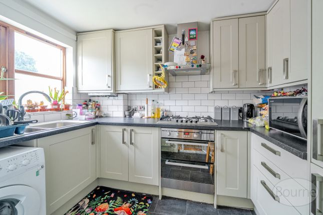 24, Sycamore Drive, Ash Vale photo 4