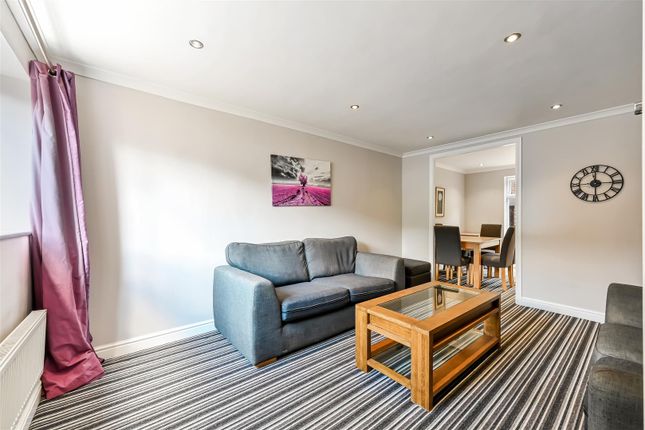 79, Myrna Close, Colliers Wood photo 4
