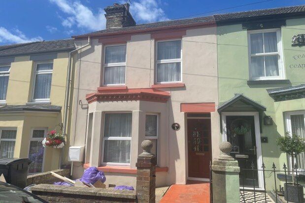 2 bed property to rent in Kitchener Road, Dover CT17