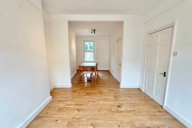 132 Long Lane, London photo 4