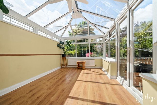 11, Westport Avenue, Swansea photo 4