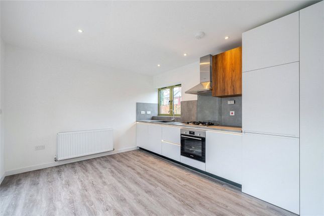 2 Beds,, Brook Mews, London photo 4