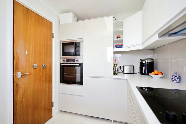 Flat for sale in Carew Road, Eastbourne