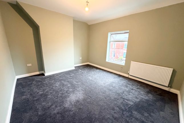 24, St. Helens photo 5