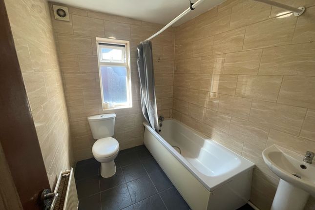 61 Canal Road, Flat 3, Leeds photo 5