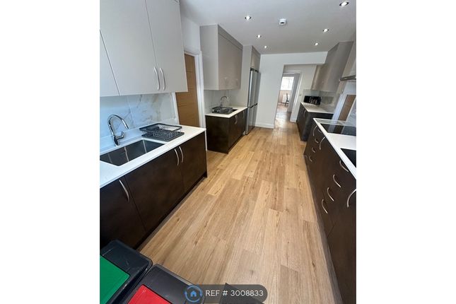 Hawthorne Crescent, Slough photo 5