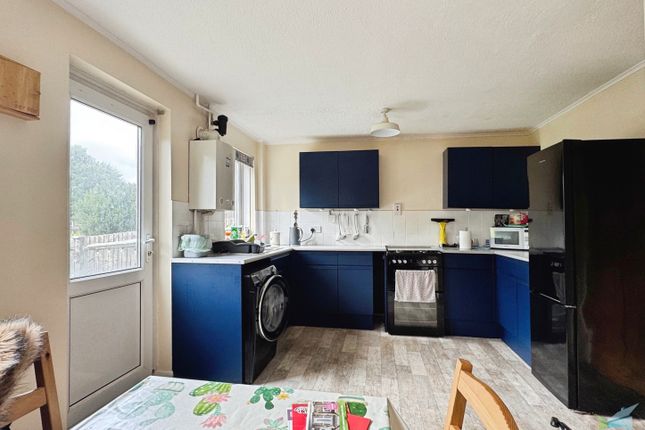 Rothbrook Drive, Ashford photo 3