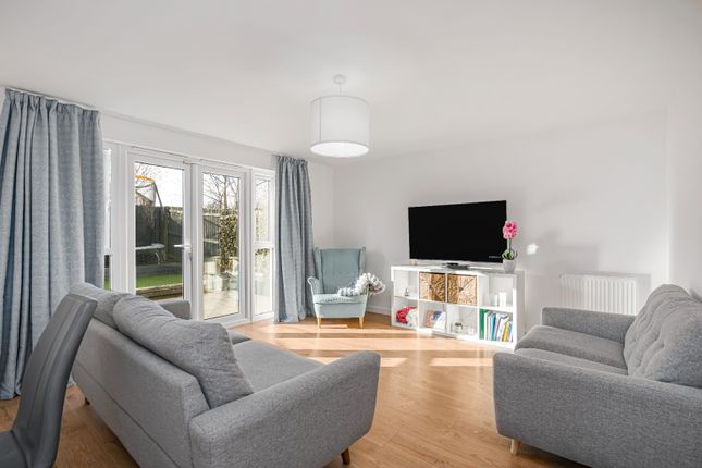 48 Todshaugh Gardens, Kirkliston, City of Edinburgh photo 2