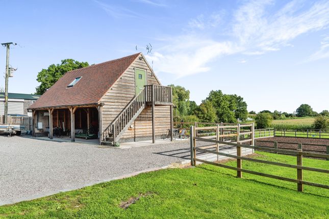 Equestrian property for sale in Cooks Lane, Gloucester