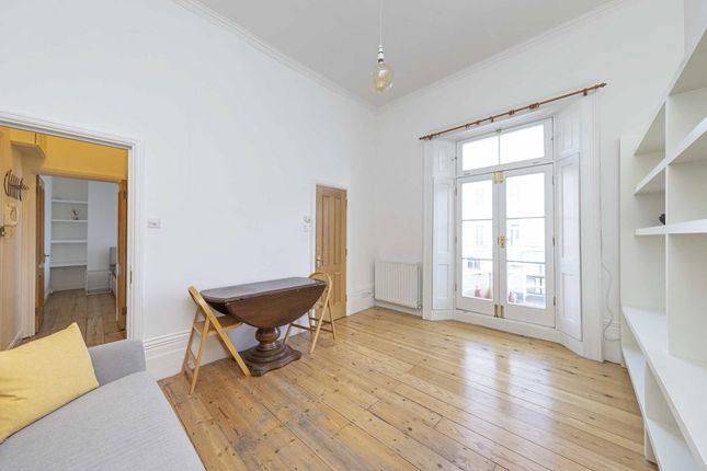 Flat 14, 62, Belgrave Road, London photo 2