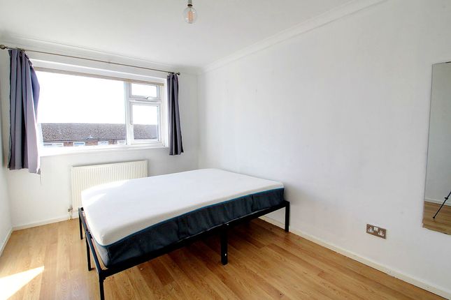 21, Maynards Place, Cuffley photo 4