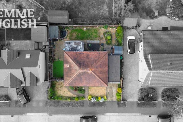 6 South Beech Avenue, Wickford photo 2