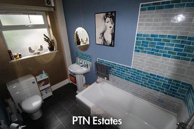 129, Bank Street, Brierley Hill photo 4