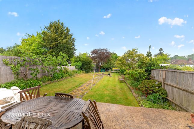 107, Friern Barnet Lane, London photo 4