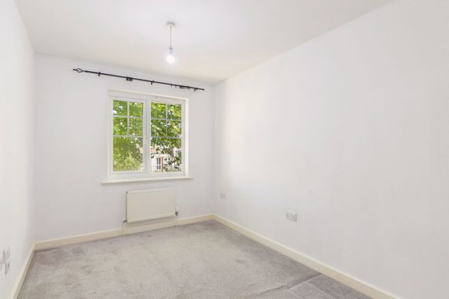 Bramber House,Flat 7, Kennedy Road, Horsham photo 3