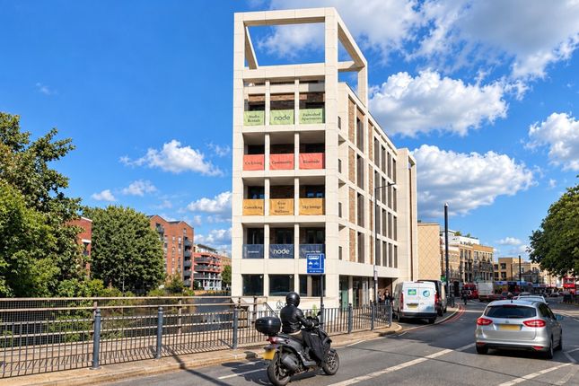 Commercial Road, London photo 4