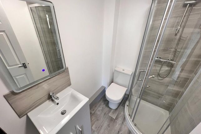 502, Yeadon House, Leeds photo 4