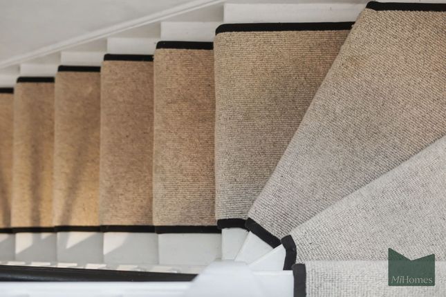 8 Walfield Avenue, London photo 3