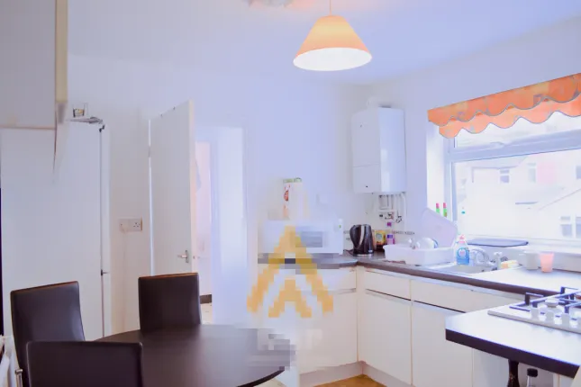 Flat 2, 3 St. Edwards Road, Selly Oak, St. Edwards Road, Birmingham photo 5