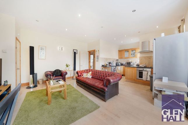 3 Coxshall Lodge, London photo 3