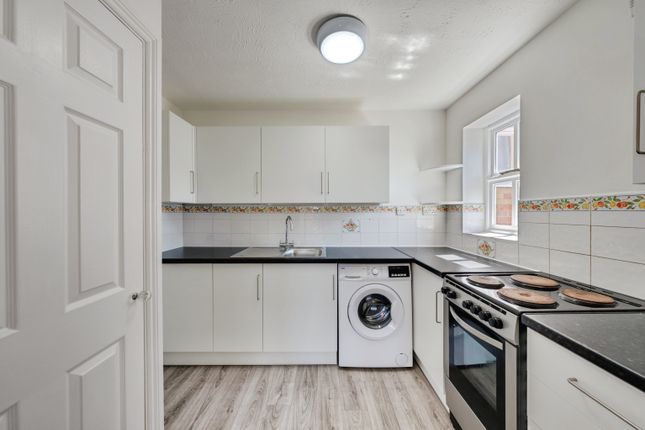 Flat 10/Alnwick Court, Grange Crescent, Dartford photo 4
