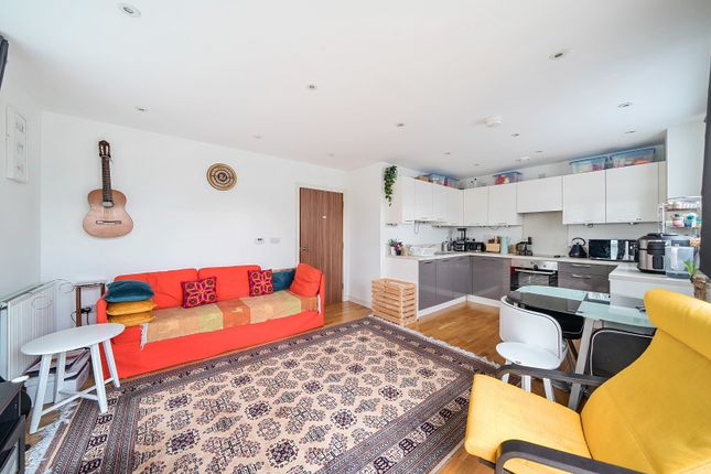 2 Brunel Court, Green Lane, Edgware photo 4
