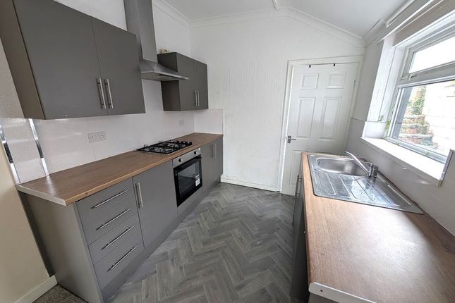 20, Brynmynach Avenue, Ystrad Mynach photo 4