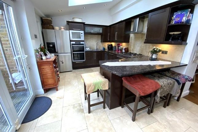 52, Listowel Road, Dagenham photo 2