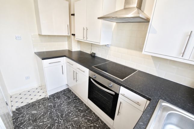 4, Scotney Close, Northampton photo 4