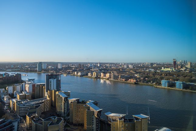 Flat for sale in The Landmark, Canary Wharf