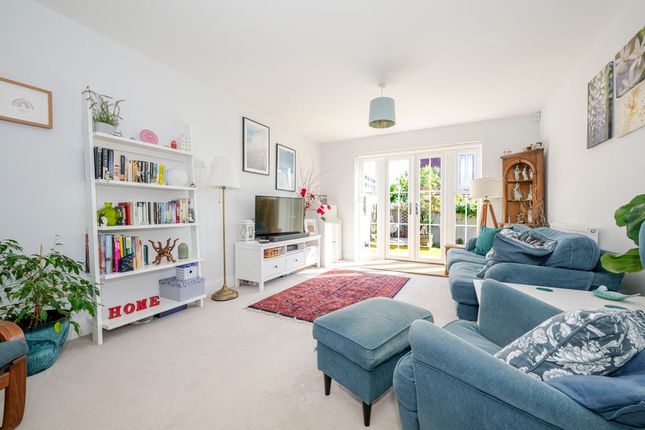 11, Kingfisher Drive, Crowborough photo 2