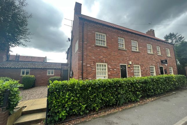 Flat for sale in Market Place, Bawtry, Doncaster
