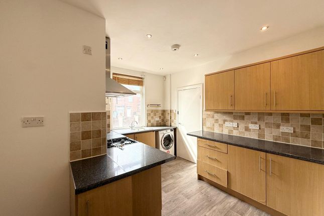28, Woodlea Street, West Yorkshire photo 4