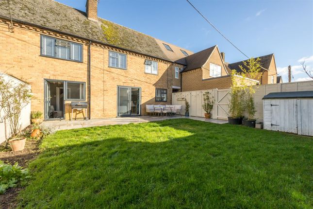 Thumbnail Terraced house for sale in Shipton Road, Woodstock